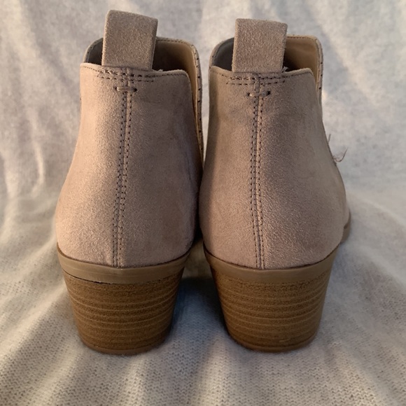 Beige pointed slip on booties - Picture 3 of 5